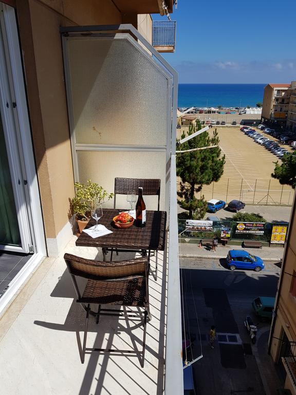 Guest House Cefalu Suites Exteriör bild